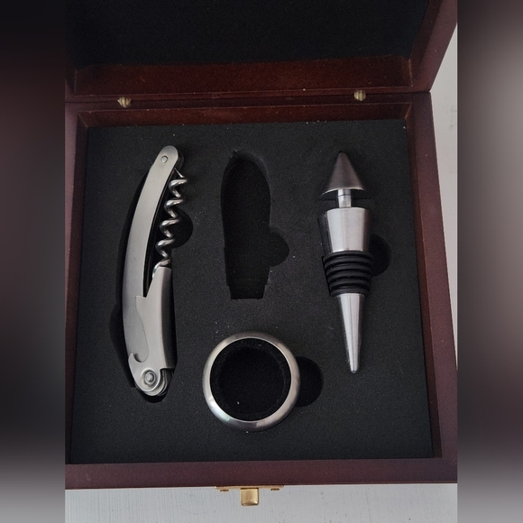 3-pc Corkscrew Set With Storage Case - Picture 2 of 8